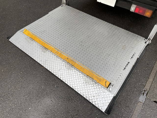 トヨタトヨエースアルミバン小型（2t・3t）[写真05]