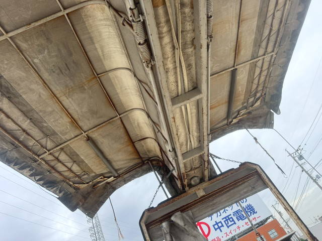 日野デュトロ幌ウイング小型（2t・3t）[写真14]