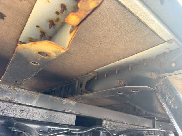 日野デュトロ幌ウイング小型（2t・3t）[写真25]