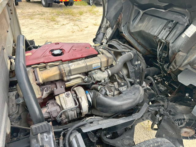 日野デュトロ幌ウイング小型（2t・3t）[写真28]