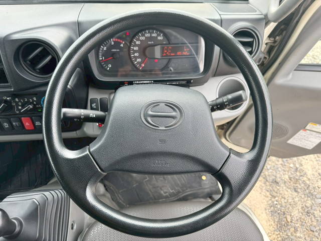 日野デュトロ幌ウイング小型（2t・3t）[写真38]