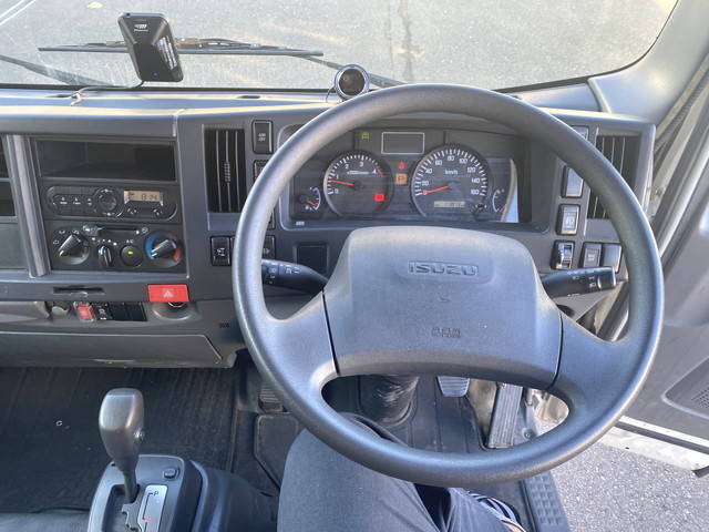 いすゞエルフパネルバン小型（2t・3t）[写真10]