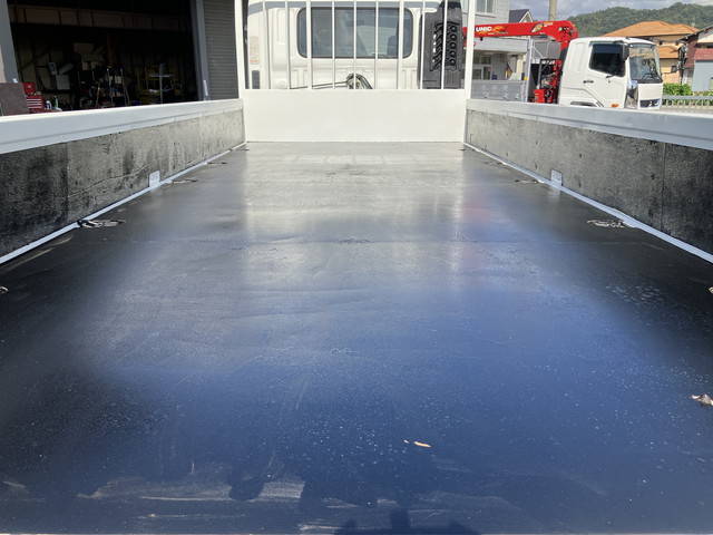 日野レンジャー平ボディ中型（4t）[写真12]