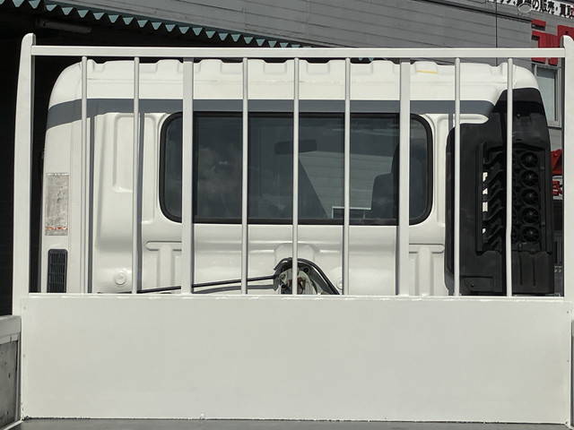 日野レンジャー平ボディ中型（4t）[写真13]