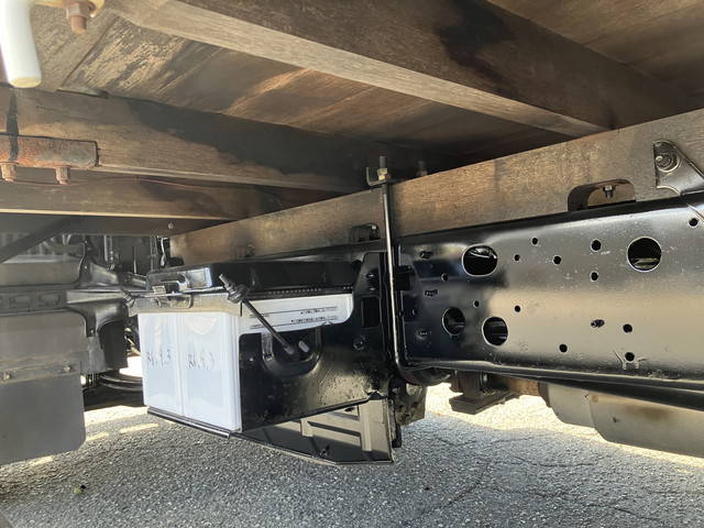 日野レンジャー平ボディ中型（4t）[写真21]