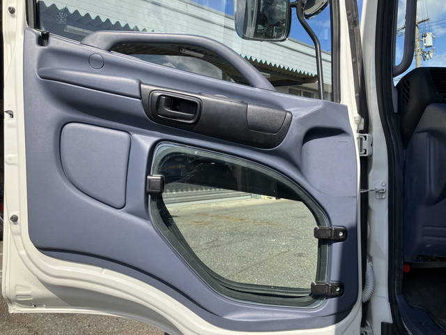 日野レンジャー平ボディ中型（4t）[写真25]