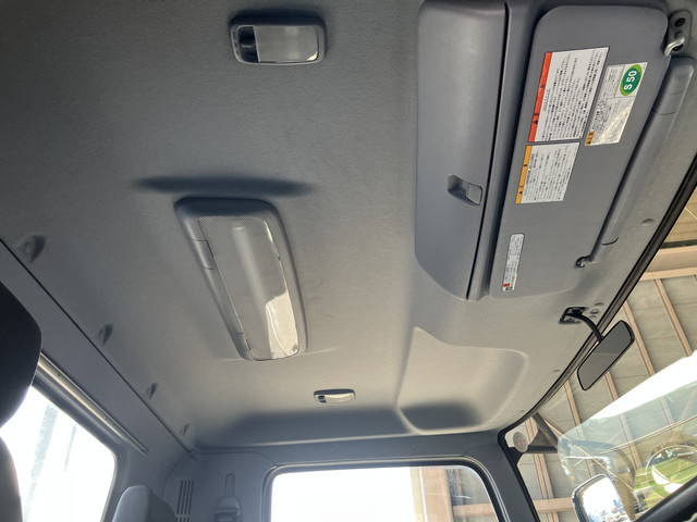 日野レンジャー平ボディ中型（4t）[写真31]