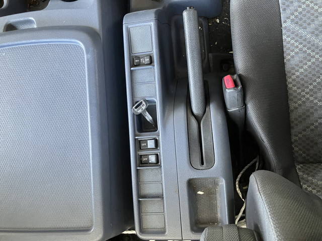 日野レンジャー平ボディ中型（4t）[写真36]