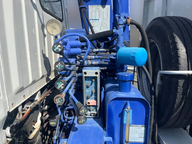 三菱ふそうキャンターダンプ・クレーン付小型（2t・3t）[写真13]