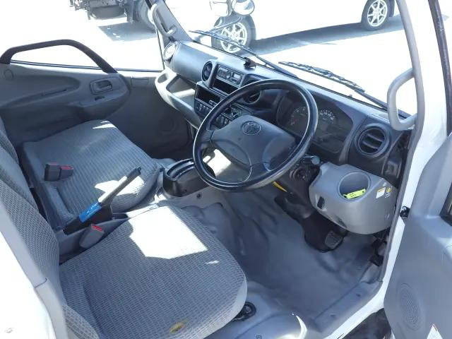 トヨタダイナ平ボディ小型（2t・3t）[写真09]