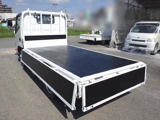トヨタダイナ平ボディ小型（2t・3t）[写真23]