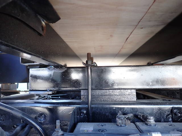 いすゞエルフクレーン3段小型（2t・3t）[写真36]