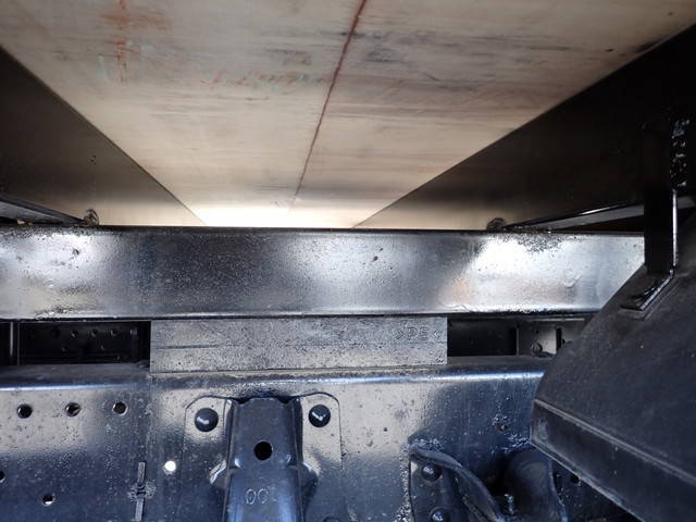 いすゞエルフクレーン3段小型（2t・3t）[写真37]