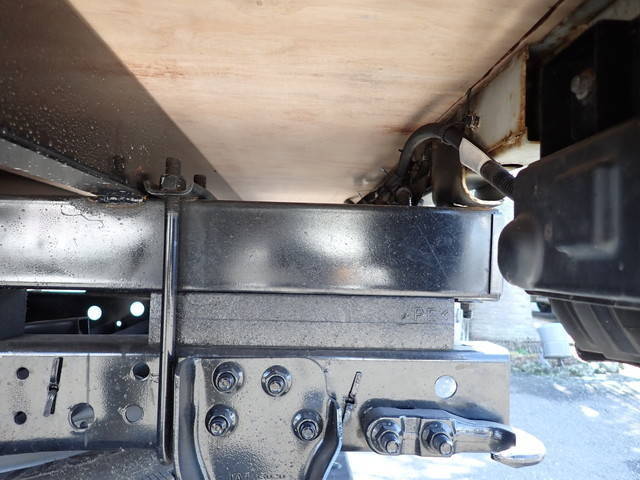 いすゞエルフクレーン3段小型（2t・3t）[写真38]