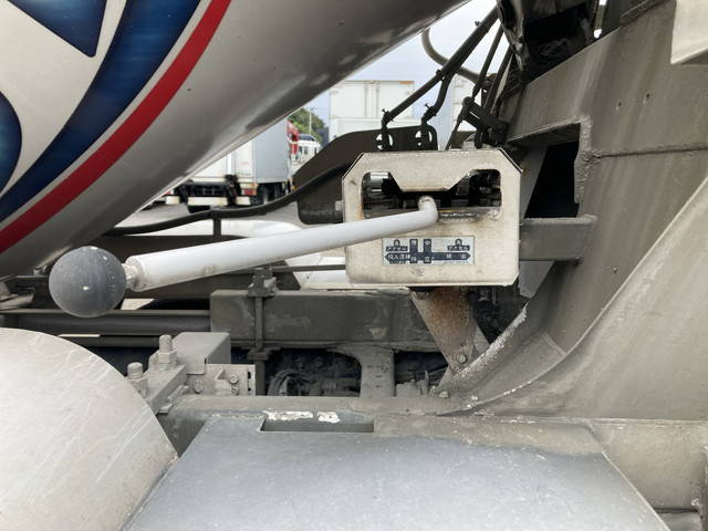 いすゞフォワードミキサー車（コンクリートミキサー）増トン（6t・8t）[写真18]