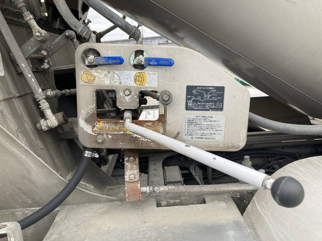 いすゞフォワードミキサー車（コンクリートミキサー）増トン（6t・8t）[写真19]