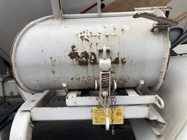 いすゞフォワードミキサー車（コンクリートミキサー）増トン（6t・8t）[写真20]