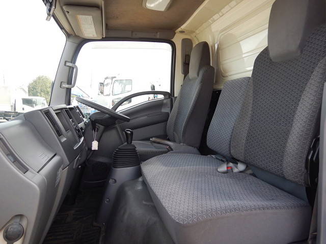 いすゞエルフアルミバン小型（2t・3t）[写真20]