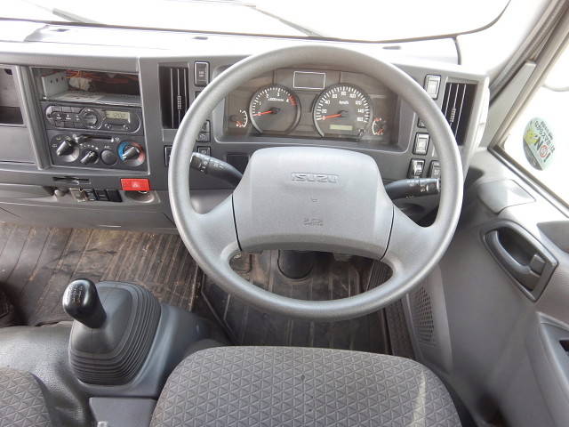 いすゞエルフアルミバン小型（2t・3t）[写真21]