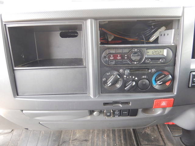 いすゞエルフアルミバン小型（2t・3t）[写真22]