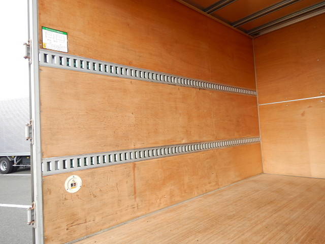 いすゞエルフアルミバン小型（2t・3t）[写真32]