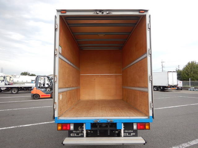 いすゞエルフアルミバン小型（2t・3t）[写真06]