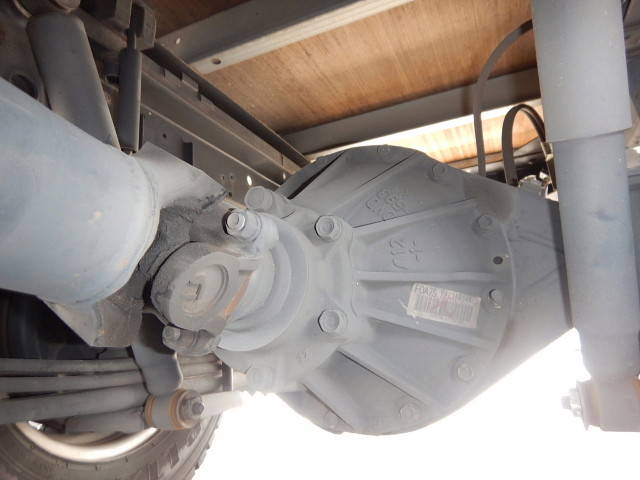 いすゞエルフアルミバン小型（2t・3t）[写真09]