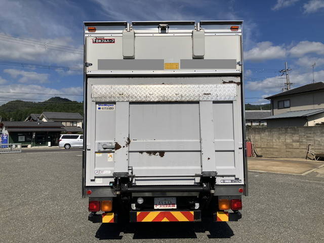 いすゞフォワードパネルバン中型（4t）[写真10]