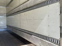 いすゞフォワードパネルバン中型（4t）[写真13]