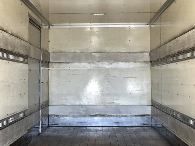 いすゞフォワードパネルバン中型（4t）[写真16]