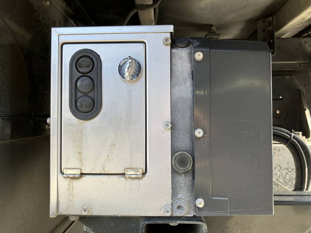 いすゞフォワードパネルバン中型（4t）[写真22]