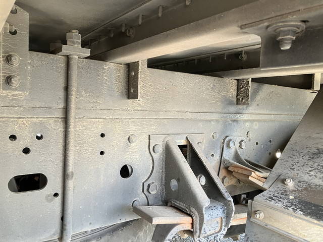 いすゞフォワードパネルバン中型（4t）[写真26]