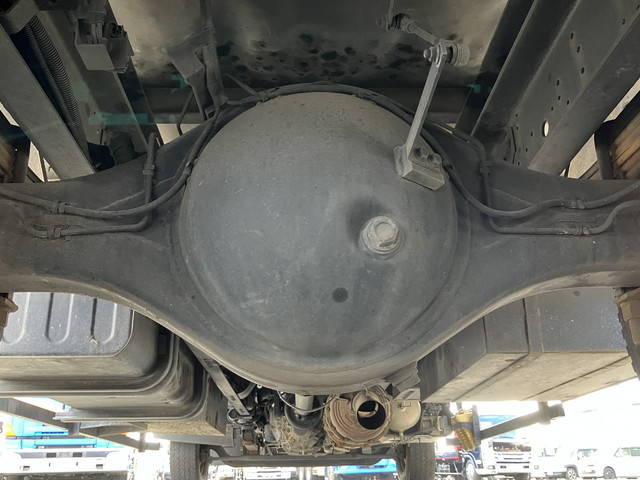 いすゞフォワードパネルバン中型（4t）[写真27]