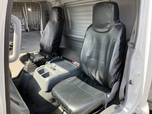 いすゞフォワードパネルバン中型（4t）[写真31]