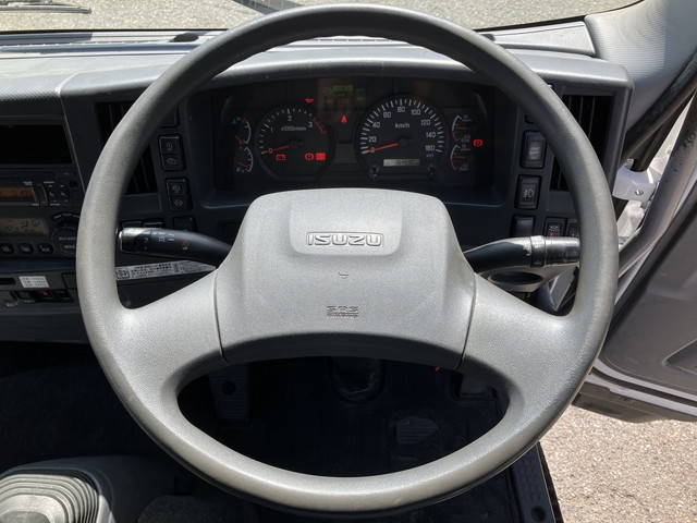 いすゞフォワードパネルバン中型（4t）[写真34]