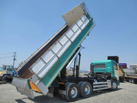 UDトラックスクオンダンプ大型（10t）[写真02]