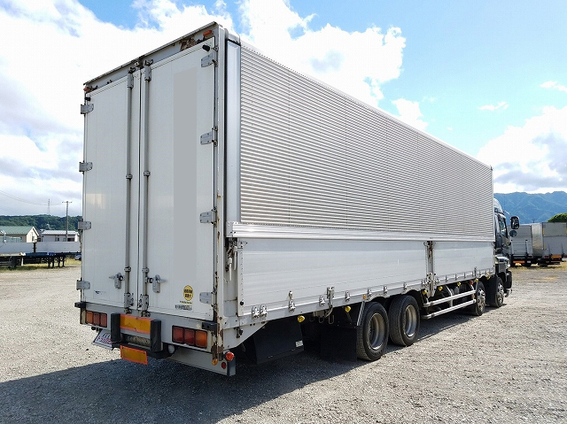 いすゞギガアルミウイング大型（10t）[写真02]