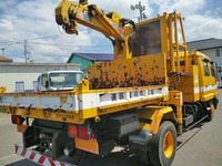 UDトラックスコンドル道路作業車中型（4t）[写真02]