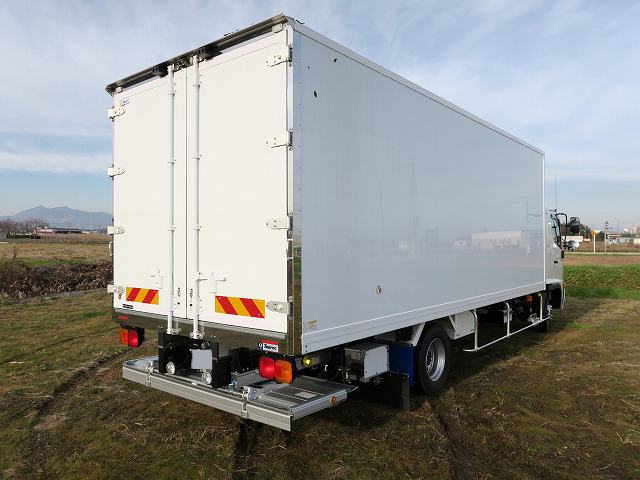 日野レンジャー冷凍車（冷蔵車）中型（4t）[写真02]