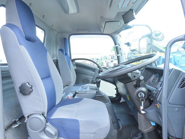 いすゞフォワードキャリアカー中型（4t）[写真24]