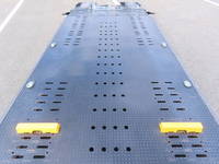 いすゞフォワードキャリアカー中型（4t）[写真10]