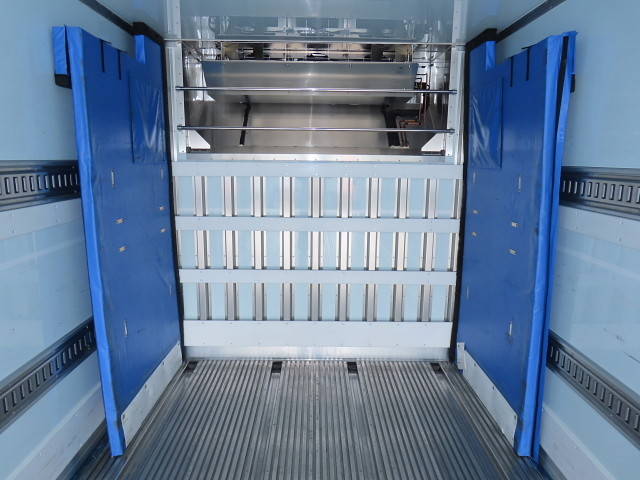 日野プロフィア冷凍車（冷蔵車）大型（10t）[写真27]