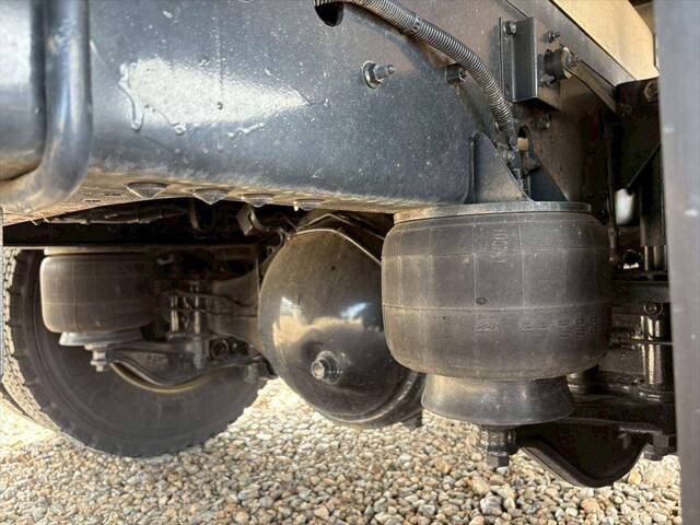 いすゞフォワード冷凍車（冷蔵車）中型（4t）[写真14]