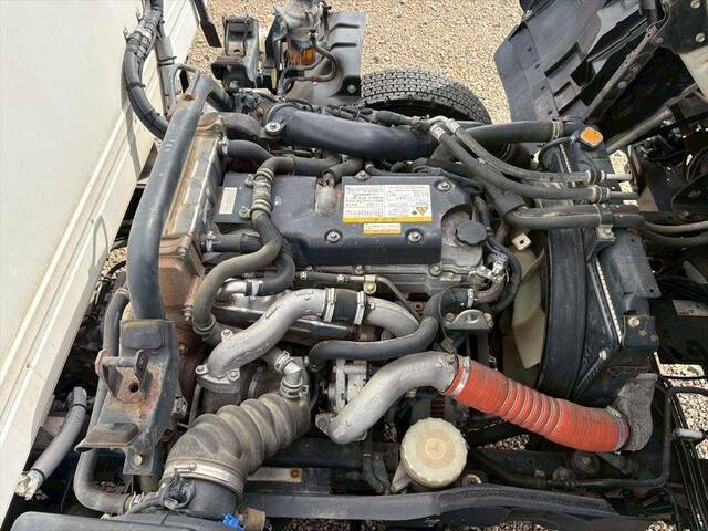 いすゞフォワード冷凍車（冷蔵車）中型（4t）[写真15]