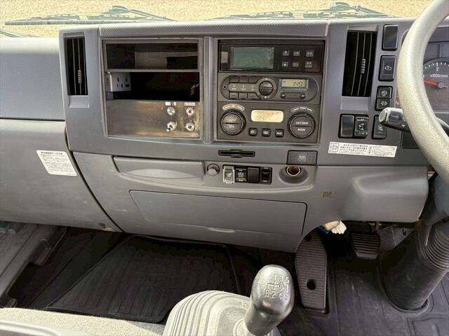 いすゞフォワード冷凍車（冷蔵車）中型（4t）[写真19]