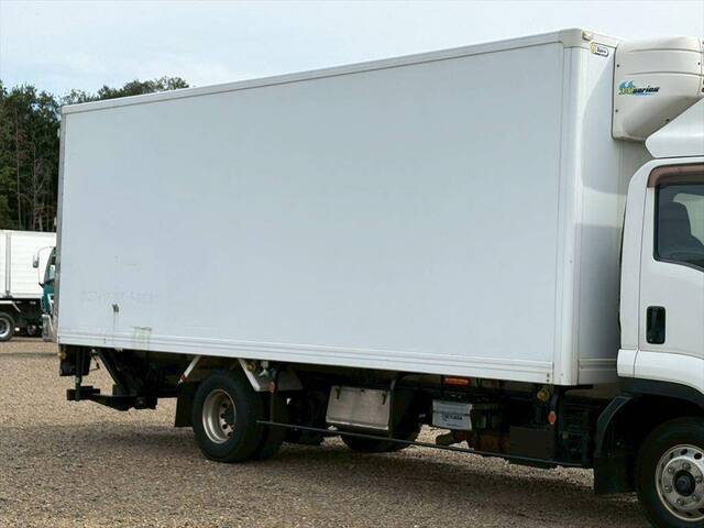 いすゞフォワード冷凍車（冷蔵車）中型（4t）[写真05]