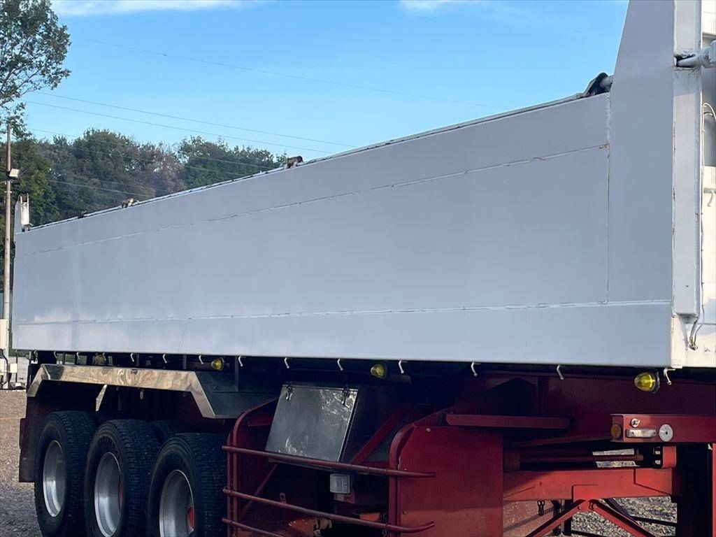 その他のメーカーその他の車種土砂ダンプトレーラー大型（10t）[写真05]