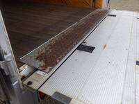 いすゞフォワード冷蔵冷凍ウイング増トン（6t・8t）[写真13]