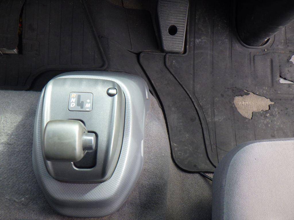 いすゞフォワード冷蔵冷凍ウイング増トン（6t・8t）[写真22]