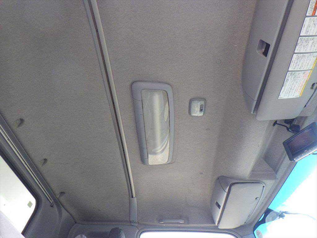 いすゞフォワード冷蔵冷凍ウイング増トン（6t・8t）[写真23]